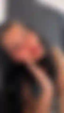 Pourquoi ne regardes-tu pas si je porte des sous-vêtements ?