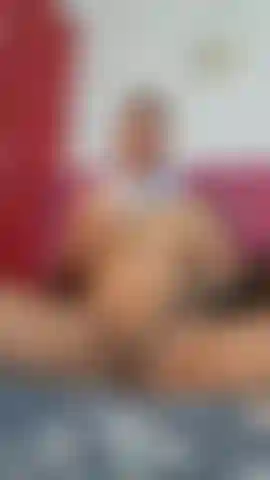 finger pussy and show ass