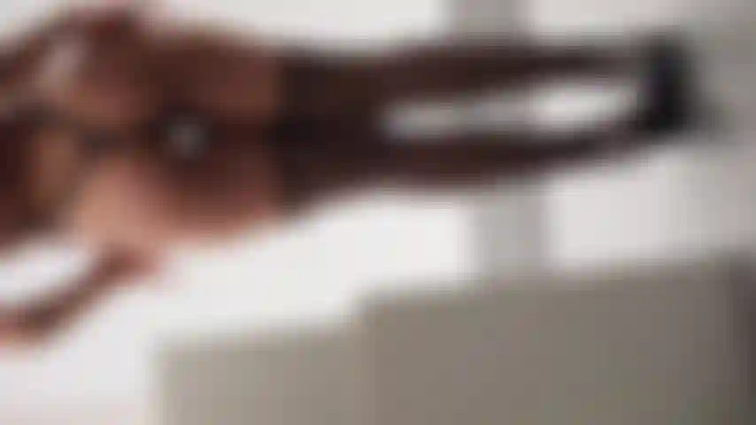 Sexy, serrée et débordante pour toi.