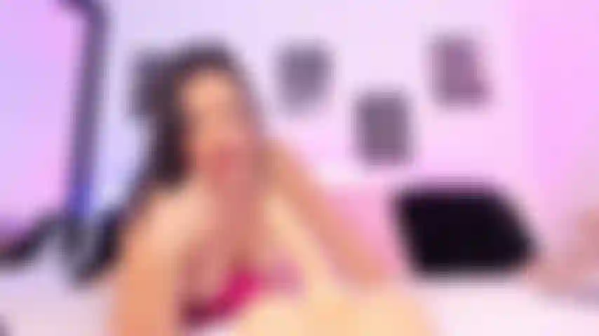 Le torse est tout nu.