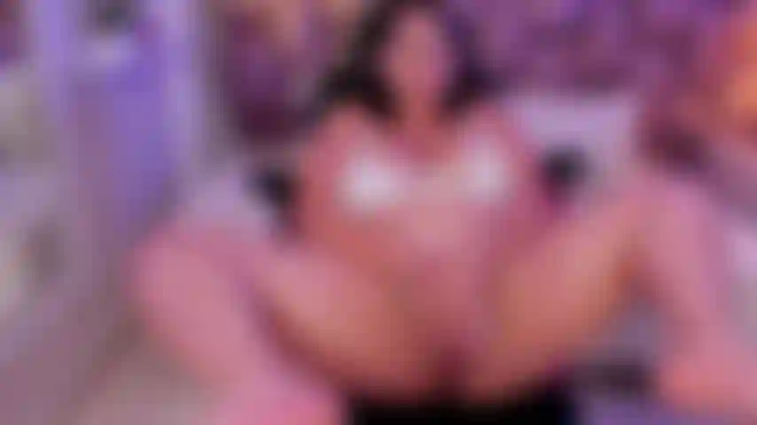 Fucking my hard pussy.. im so fcking wetting. 💦