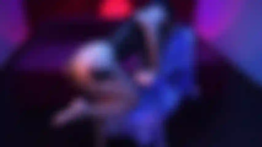 1 Une minute et demie qui me martèle les fesses avec une délicieuse fessée !