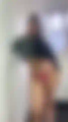 Prends une douche avec moi, je suis vraiment mouillée.