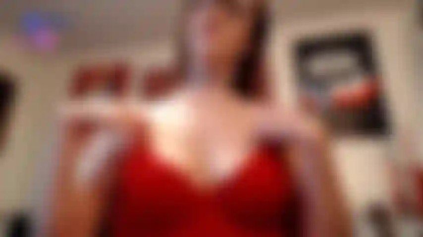 Qui rebondit, pince et joue avec mes seins et mes tétons.