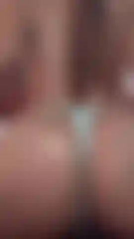 Mon cul rebondit en cowgirl pour toi à chaque saut ils feront exploser ta bite de plaisir.