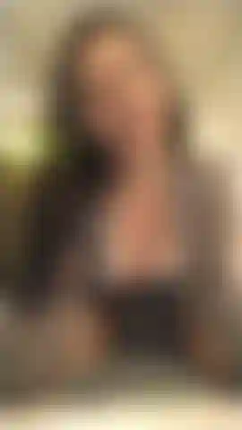 Déshabille-moi et fais de moi la tienne.