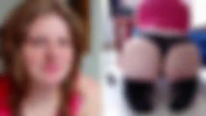 Hot ass joue beaucoup de mouille.