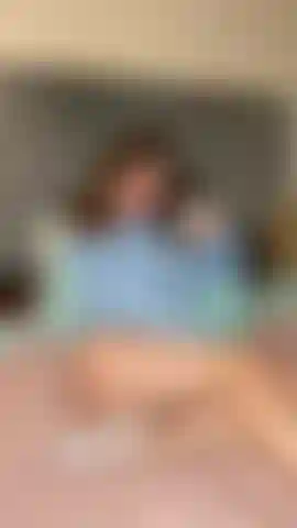 Masturbons-nous ensemble jusqu'à ce que nous jouissions tous les deux