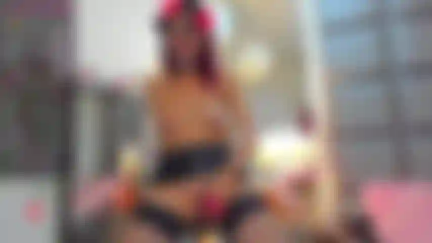 Montre la masturbation, le cul.