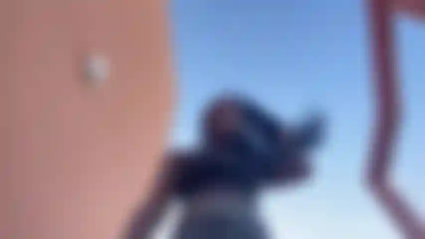 Punition : s'accroupit sur ton visage.