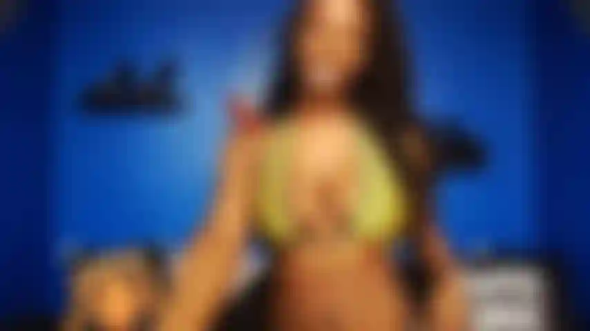 Luke au club de strip-tease.