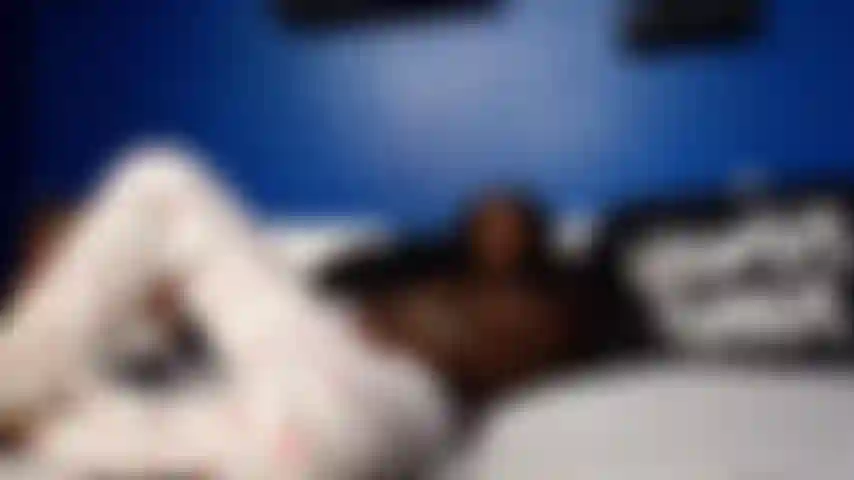 Masturbation en pyjama.