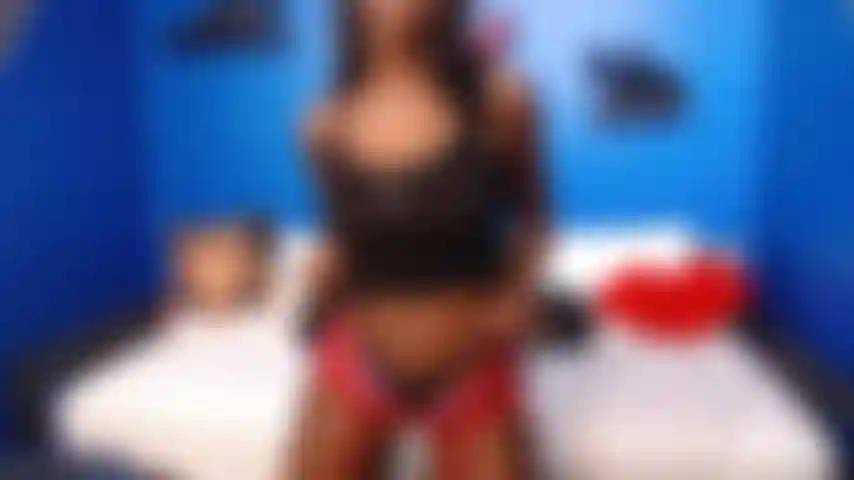 Mignon booty shake & tit tease.