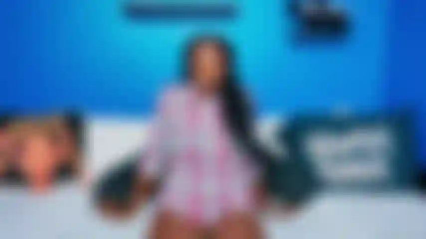 Juste un t-shirt tease.