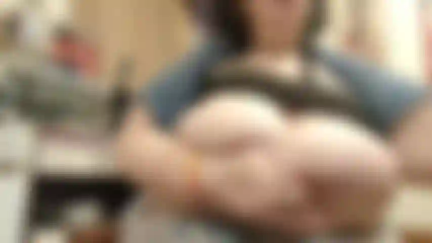 Putain de mésange au rouleau à pâtisserie.