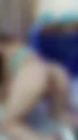 I fuck myself with the machine in doggy position