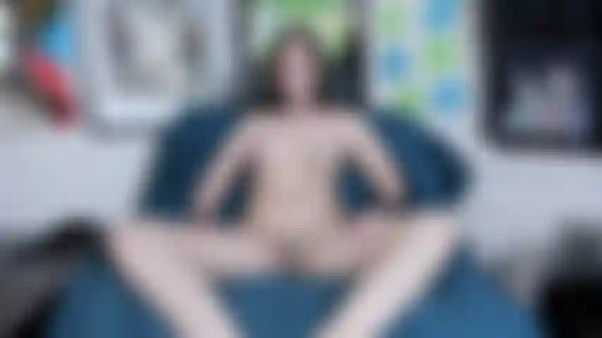 Une esclave soumise baise tous mes trous - l'esclave ali