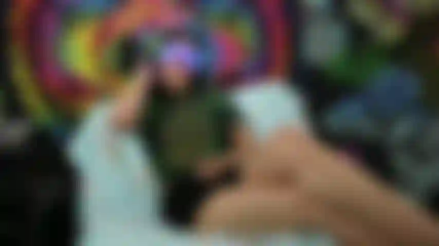 Je baise la fille raver.