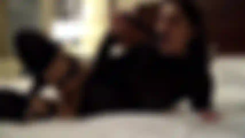 Masturbation gothique séduisante.