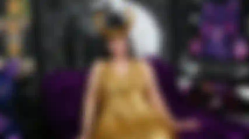 Le jeu intense de la déesse loki a ruiné les orgasmes.