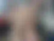 Anal hardcore avec du ruban adhésif sur la bouche ! Je me doigte d'abord avec des gants en latex, puis j'utilise le vibromasseur et enfin le crochet anal.