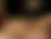 Strip-tease érotique au feu de cheminée et masturbation - j'enlève ma robe et j'utilise un jouet pour clitoris avant d'utiliser un vibromasseur pour faire plaisir à ma chatte. Je parle d'une action chaude.