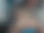 Hitachi oreiller bosse - regarde mon butin juteux broyer contre l'oreiller et hitachi pendant que je gémis, m'amusant.