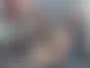 Double pénétration en résille avec gode double embout. J'adore me faire baiser mes deux trous en même temps après avoir mis les deux extrémités dans ma bouche en même temps.