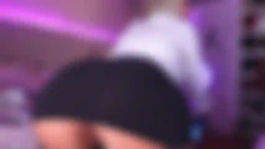Une secrétaire sexy qui baise la chatte xxx.