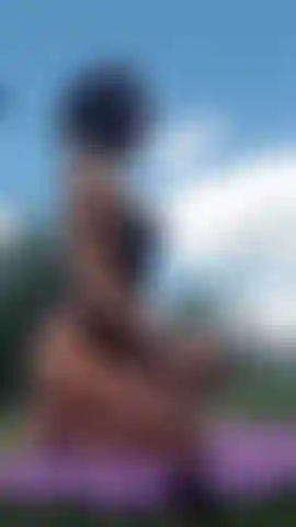 Aliciarey_horny_in_the_yard_.