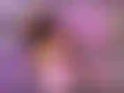 Abandonne-toi au plaisir secret, petite esclave cum. Nous savons tous les deux que vous ne pouvez pas résister à ma peau dorée, avec une tenue noire, portant du rose avec de l'or, des orteils peep, des talons aiguilles sexy. Alors regarde et branle.