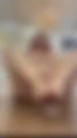 Mmmm do you like to feel my feet?