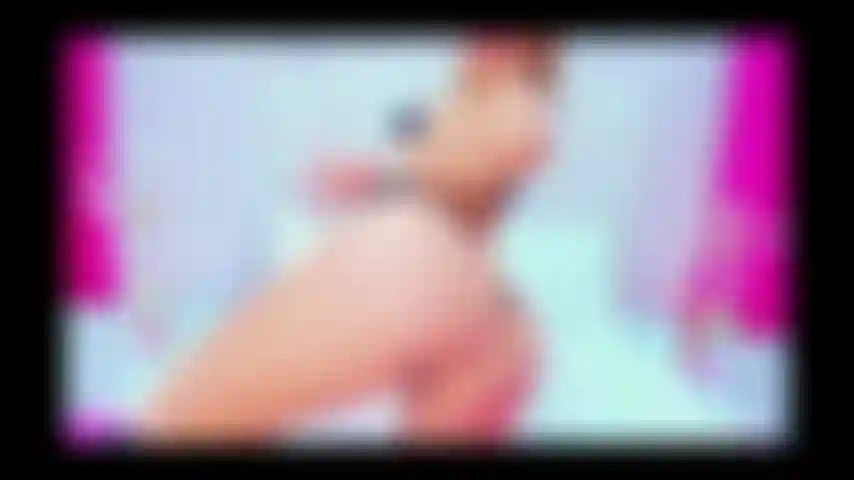 J'enlève ma culotte et tu me baises.