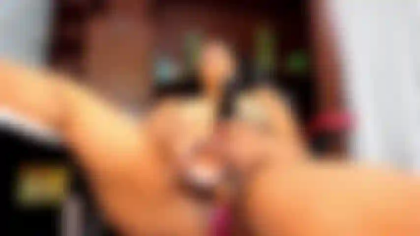 Je baise ma chatte juteuse pour toi !!!