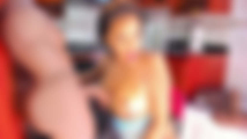 Veux-tu me donner ton sperme entre mes seins ?