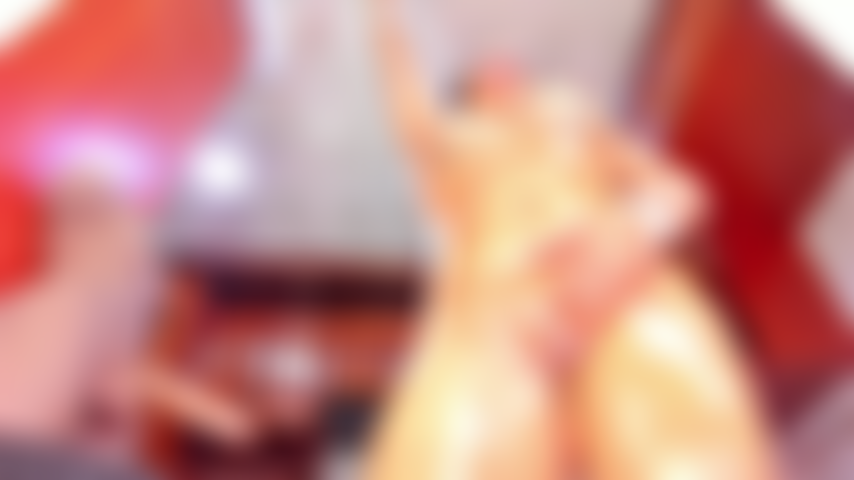 De l'huile sur tout mon corps mature.