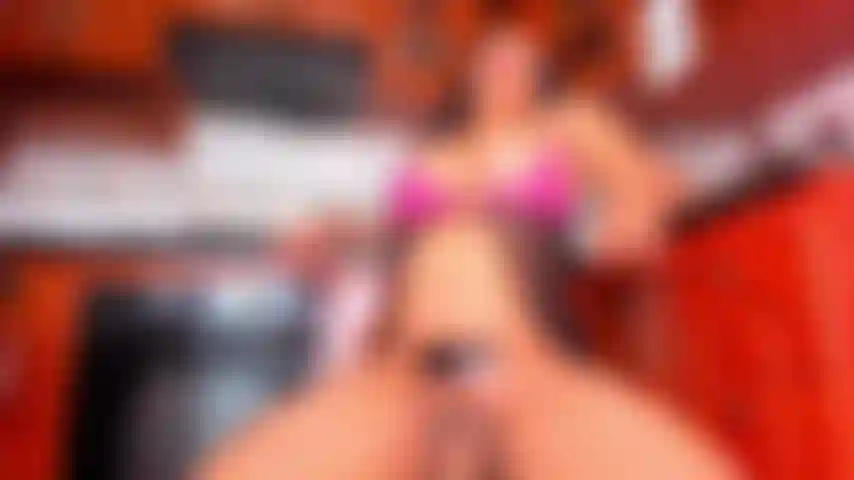 Je baise la cuisine de la chatte.