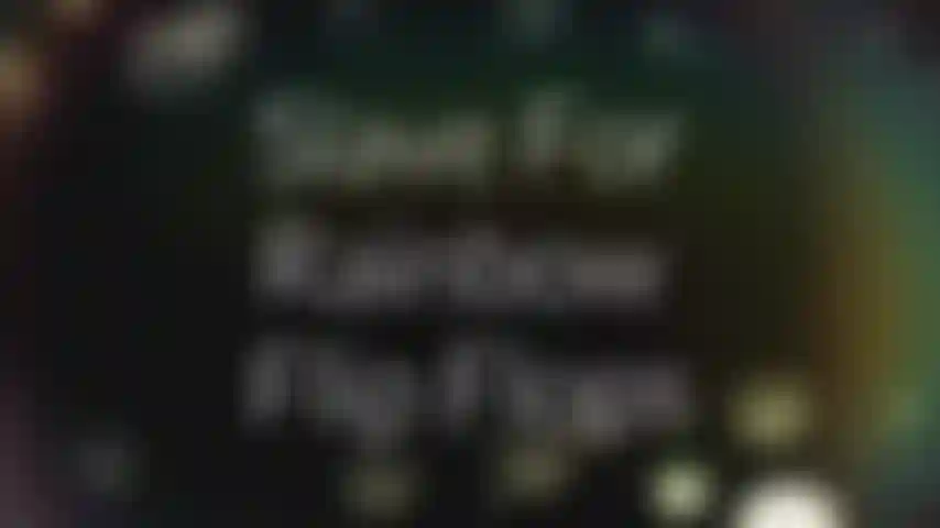 Esclave des tongs arc-en-ciel - enfin, voici votre vidéo de tongs, pervers ! Parfaite à tout moment de l'année, même lorsqu'il y a de la neige au sol dans la plupart des endroits. Avc, avc, avc !