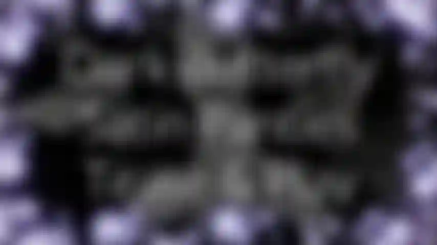 La culotte en satin papillon foncé taquine et joue - une jolie petite archive où je joue un peu dans ma culotte. Taquine dedans et dehors, action d'orteil de chameau, j'utilise une vibration pour jouir.