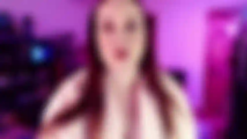 Branle-la pour la culotte de ma belle-mère - euh oh, tu viens de te faire surprendre en train de la branler pour ma culotte que tu as volée dans le panier ? Eh bien, beau-fils, je suppose que nous savions tous les deux que ce jour viendrait...