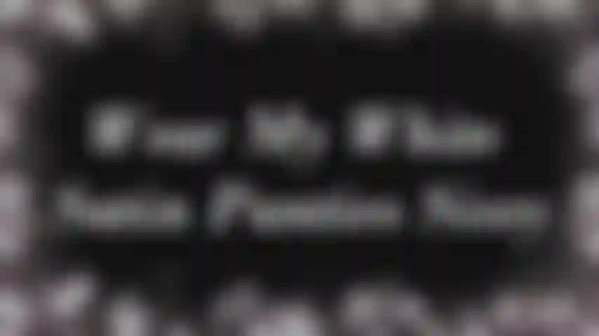 Je porte ma culotte en satin blanc, poule mouillée - salut, poule mouillée ! J'ai quelque chose pour toi. Quelque chose que tu veux depuis très longtemps maintenant. J'ai toujours remarqué l'attention particulière que vous portez à ce petit objet spécial qui m'appartient : mes bikinis à cordes que j'aime tant.
