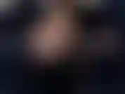 Des bas en nylon et des talons joi - amusez-vous à regarder et à écouter le bruissement de véritables nylons sous ma jupe pendant que je vous taquine avec mes talons hauts suspendus au bout de mes orteils.