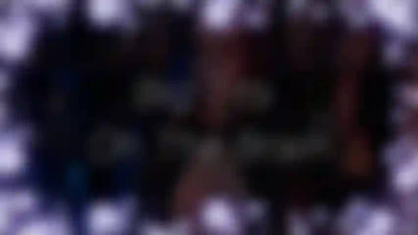 De gros seins sur le cerveau - tu y penses dès le matin. Tu penses à elles au déjeuner. Comme elles sont douces et câlines quand tu te blottis. Vous ne pouvez pas vous arrêter là bien sûr. Tu dois les adorer avec ta langue. N'est-ce pas ?