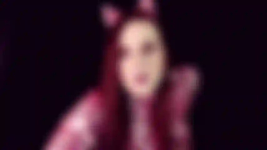 Catgirl vous enfile - un petit jeu de rôle méchant dans lequel mes copines et moi vous tenons en otage pour avoir dénoncé nos actes espiègles. On vous retrouve à une soirée costumée pour vous montrer qui sont les vrais patrons de l'école.