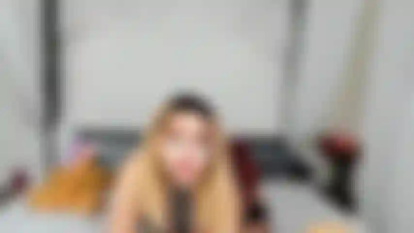 Regarde-moi sucer cette bbc pendant que je te parle de toutes celles que j'ai baisées dans ton dos ;).