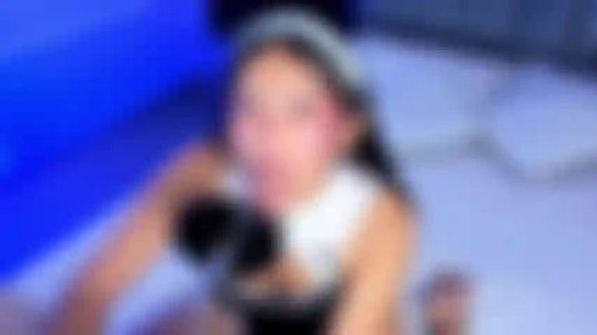 Test de gorge profonde avec machine.