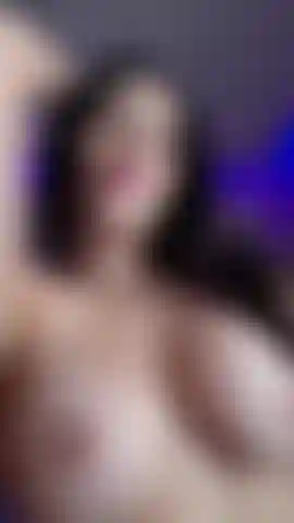 De la salive sur mes gros seins ?