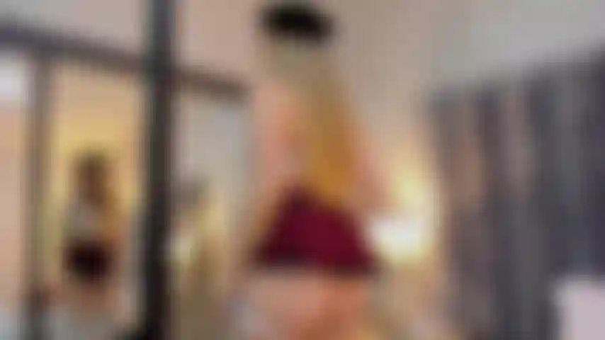 Etudiante en test de bouche.