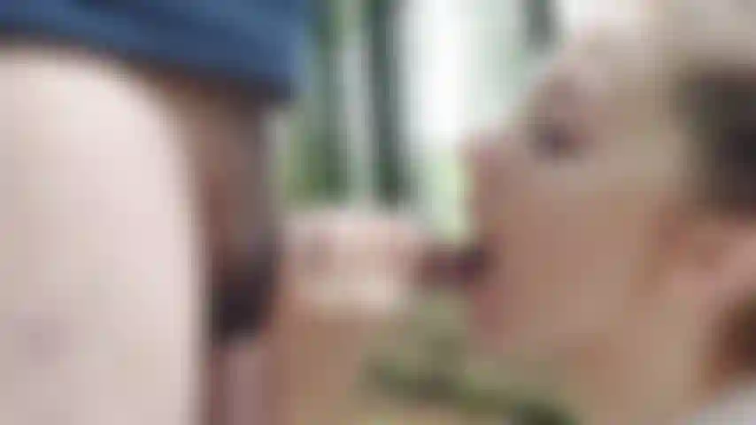 Pipe dans les bois - il jouit dans ma bouche !!
