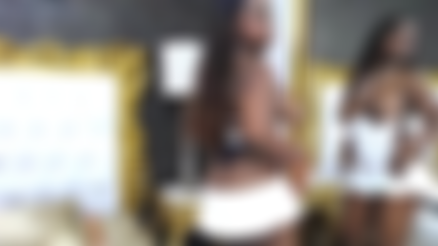 Je joue avec mon corps chaud xoxo amelia.